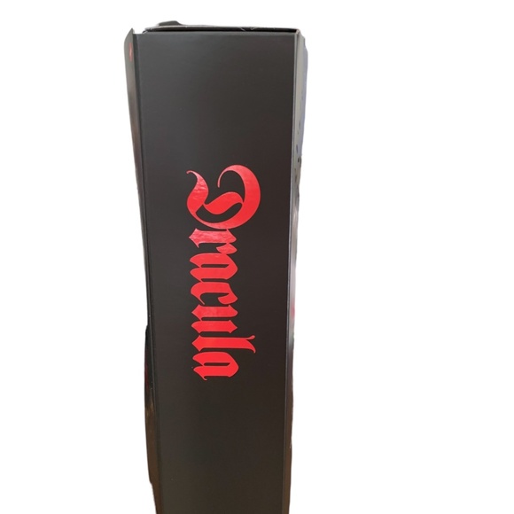 Monster High Skullector Draculaura Doll - Picture 5 of 7